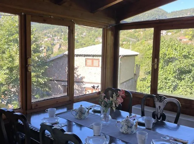 Mountain View Mészi Szinikía Trikálon